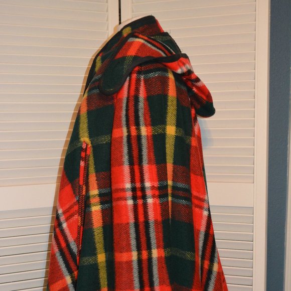 Vintage Cape Circa 1960 - Picture 4 of 4